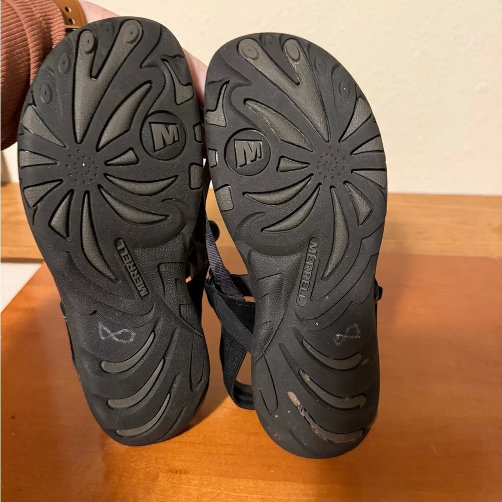 Merrell Women’s Black‎ Sandals - Picture 2 of 5
